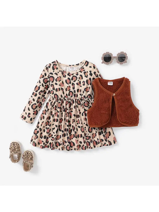 Baby Girl Sweet Coat/ Heart-Shaped Dress Set